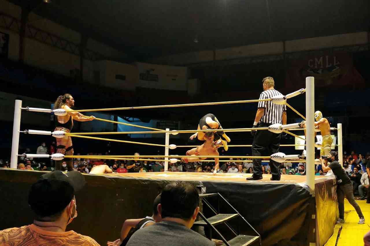 Botanas y bebidas en cantina