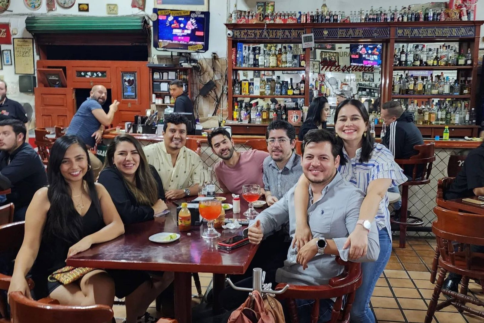 Esencia de la Alegría – Tour de Cantinas en Guadalajara