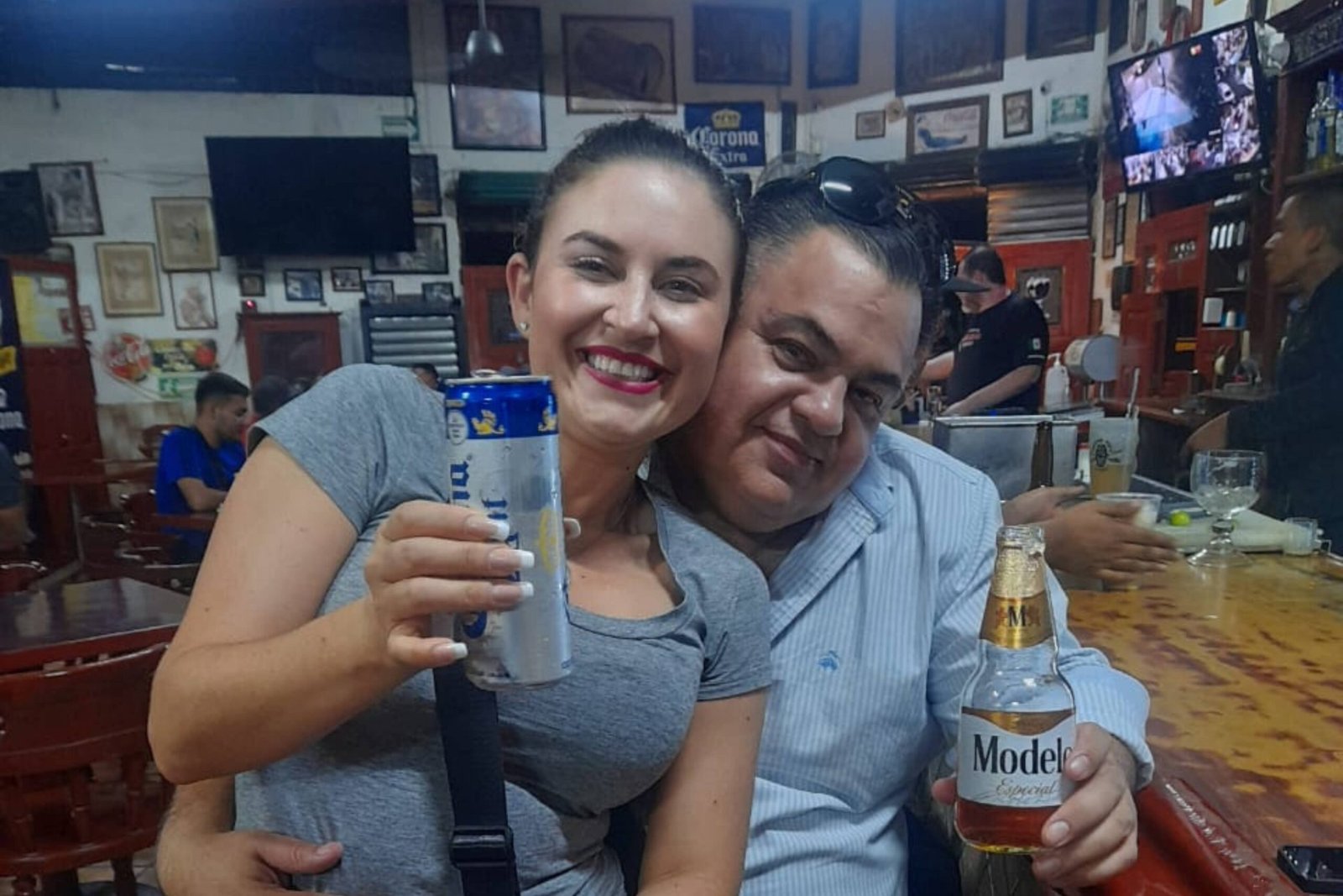 Ambiente nocturno en cantina